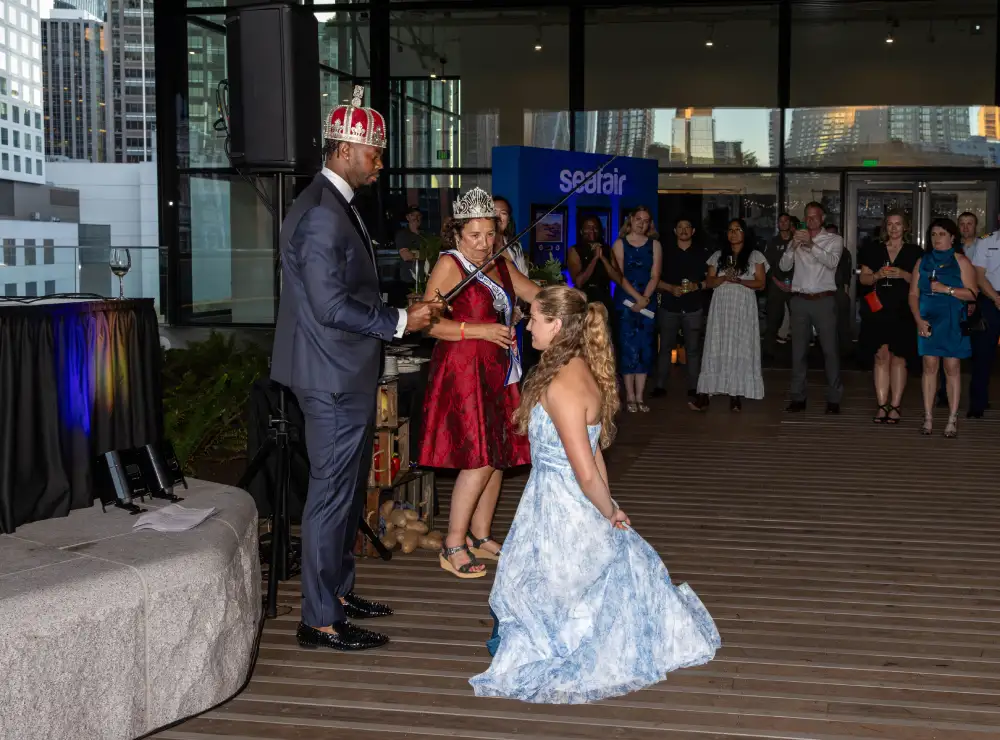 woman knighted saving 3 girls