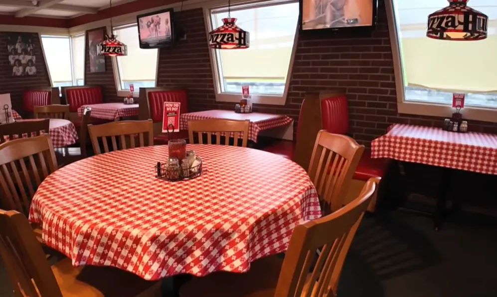 pizza hut classic renovation
