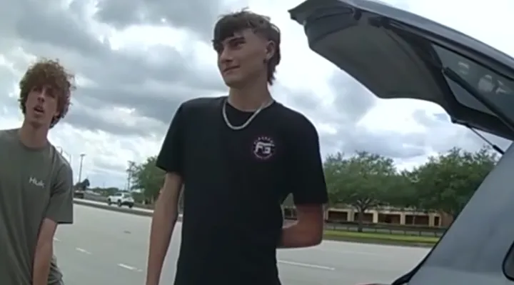 Three Teens Stop to Help Man With Flat Tire — Then Realize He’s Having a Heart Attack